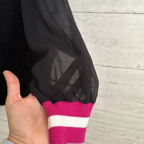 DKNY Pull Over Sweater with Sheer Sleeves | SIZE L - Picture 4 of 7